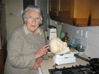 Mary weighs the puffball